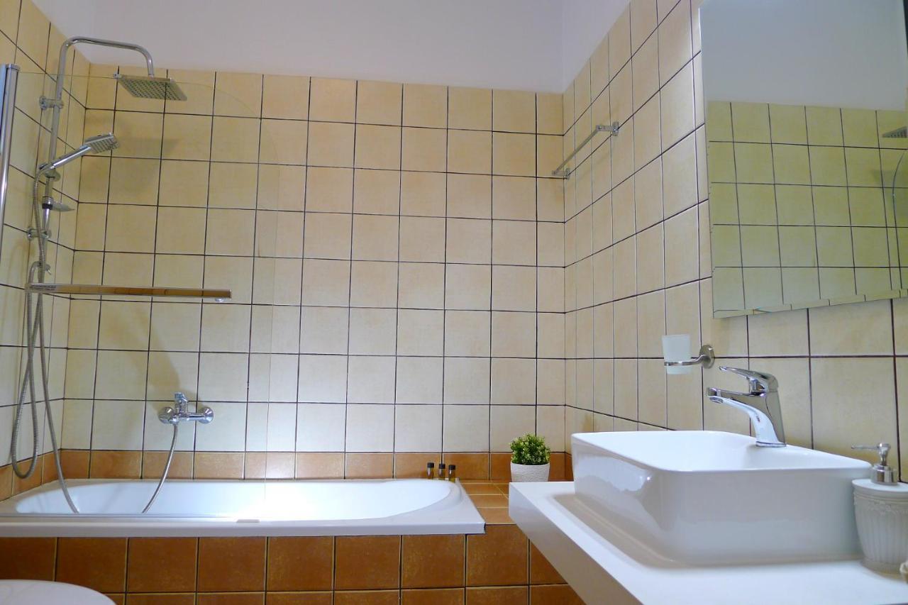 Maria & Manos Guest House, Agios Onoufrios Beach Екстер'єр фото